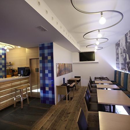 Hostal Bezana Burgo Екстериор снимка