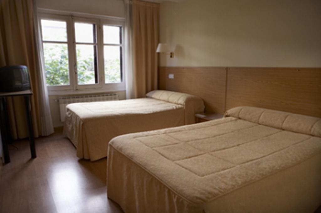 Hostal Bezana Burgo Екстериор снимка