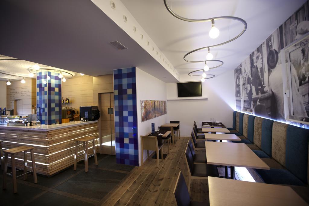 Hostal Bezana Burgo Екстериор снимка